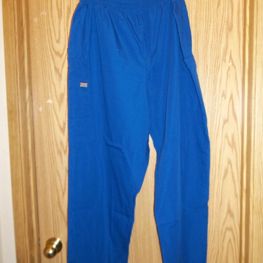 Scrub Top / Pants set - Picture 3 of 4
